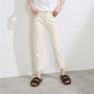 RAEY
Crop organic-cotton straight leg jeans
Size: 30
Colour: (off white)